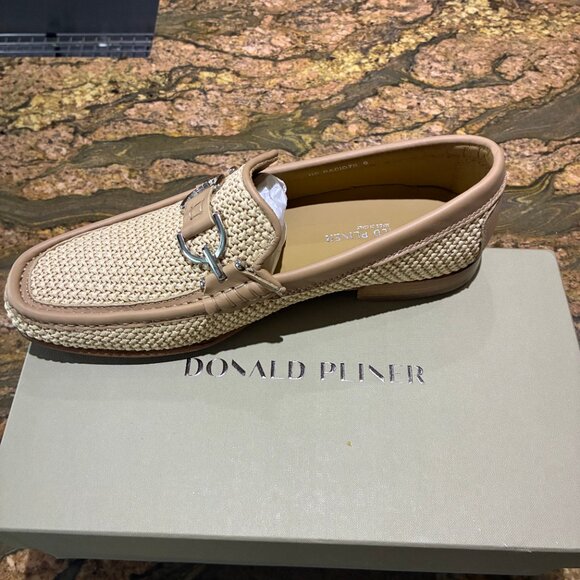 Donald Pliner Men's Loafer, Natural, size 9M - Picture 1 of 5